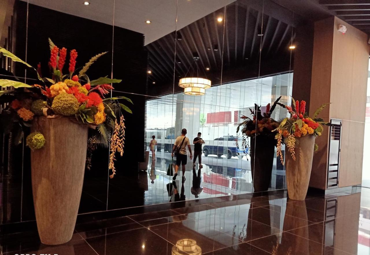 Marivic'S Place At Air Residences Makati Manila Exterior photo