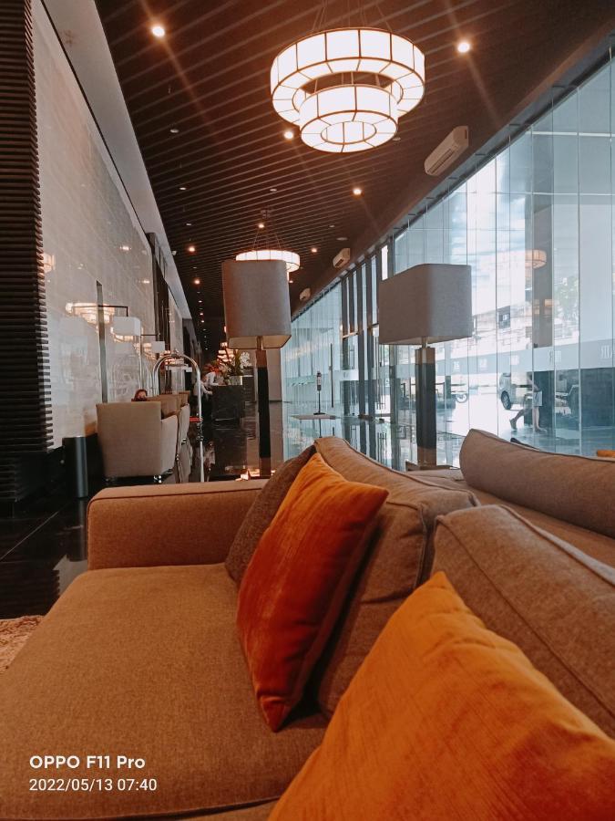 Marivic'S Place At Air Residences Makati Manila Exterior photo